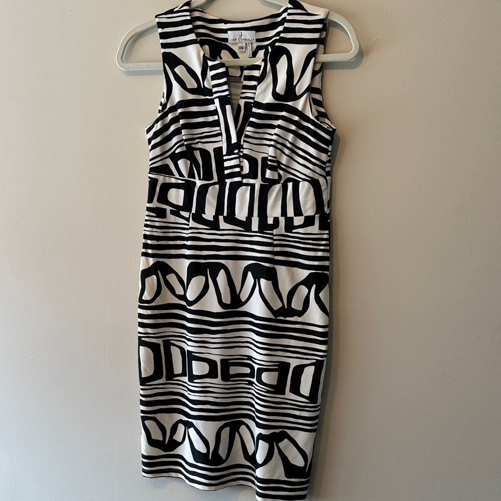 Jude Connally Black and White Patterned Dress